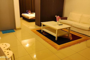 HA708--Netflix-Wifi-Parking- Cyberjaya-Pool, 3064